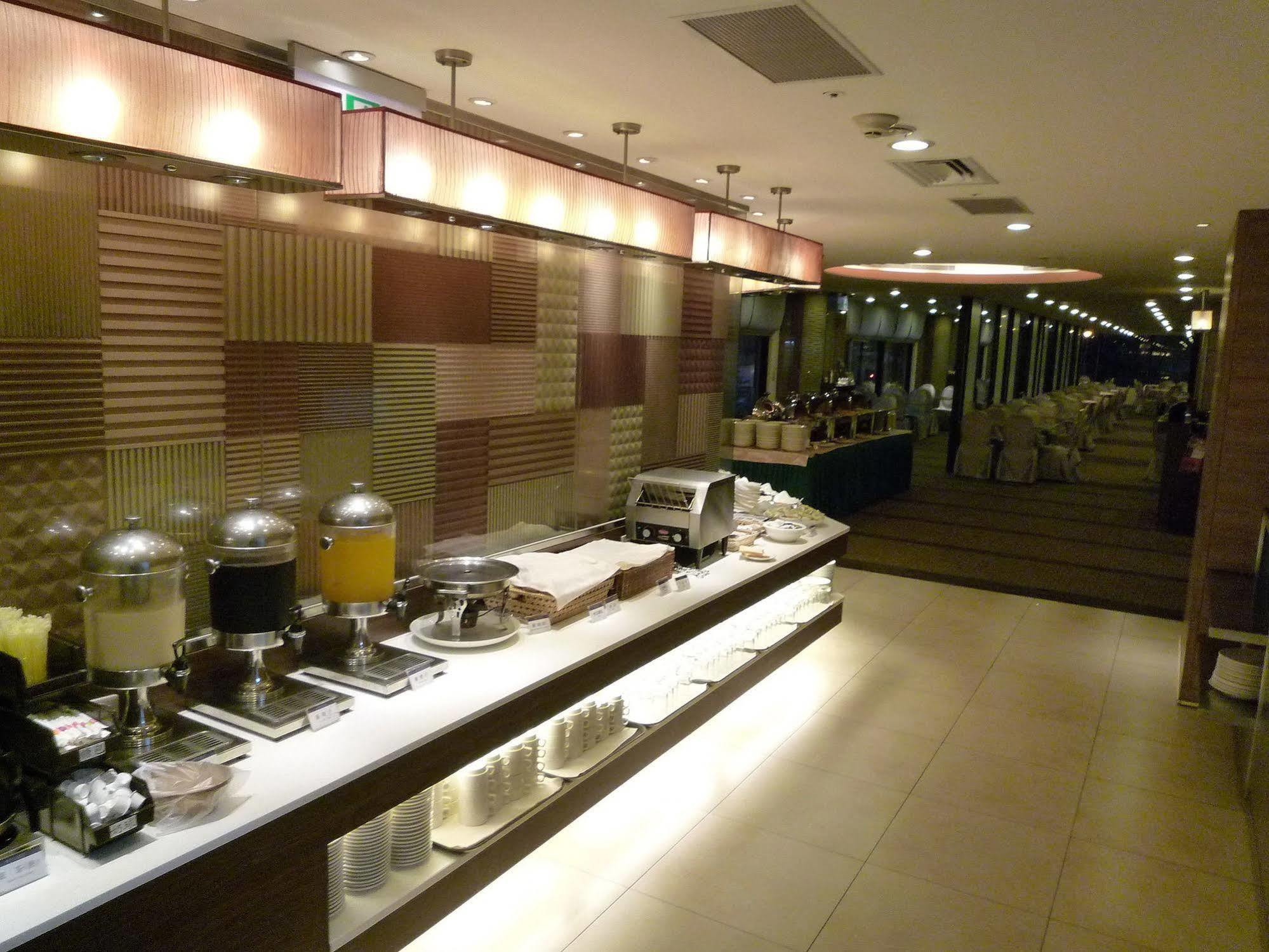 Asia Pacific Hotel Tamsui Exterior photo